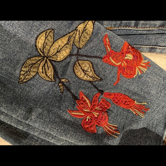 Super cute Topshop high waisted skinnies with delicate embroidery on ankles - Picture 4 of 5